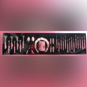 Viral Glitz & Glam makeup brush set in pink bling